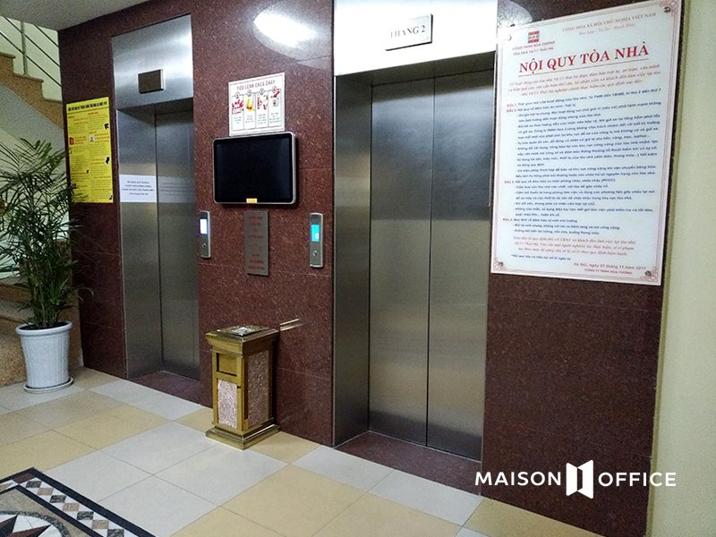 sanh-thang-may-Hoa-Cuong-Building_MaisonOffice