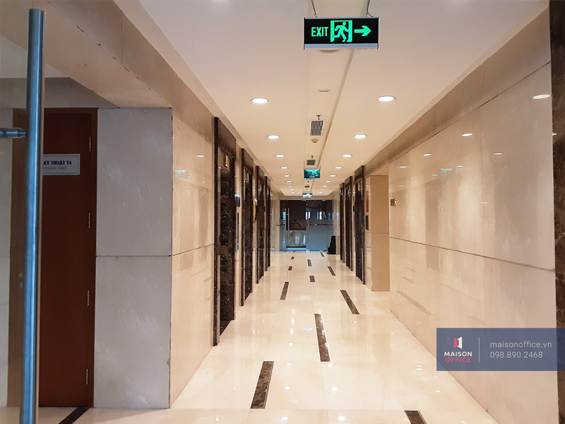 sanh-hanh-lang-toa-nha-capital-tower