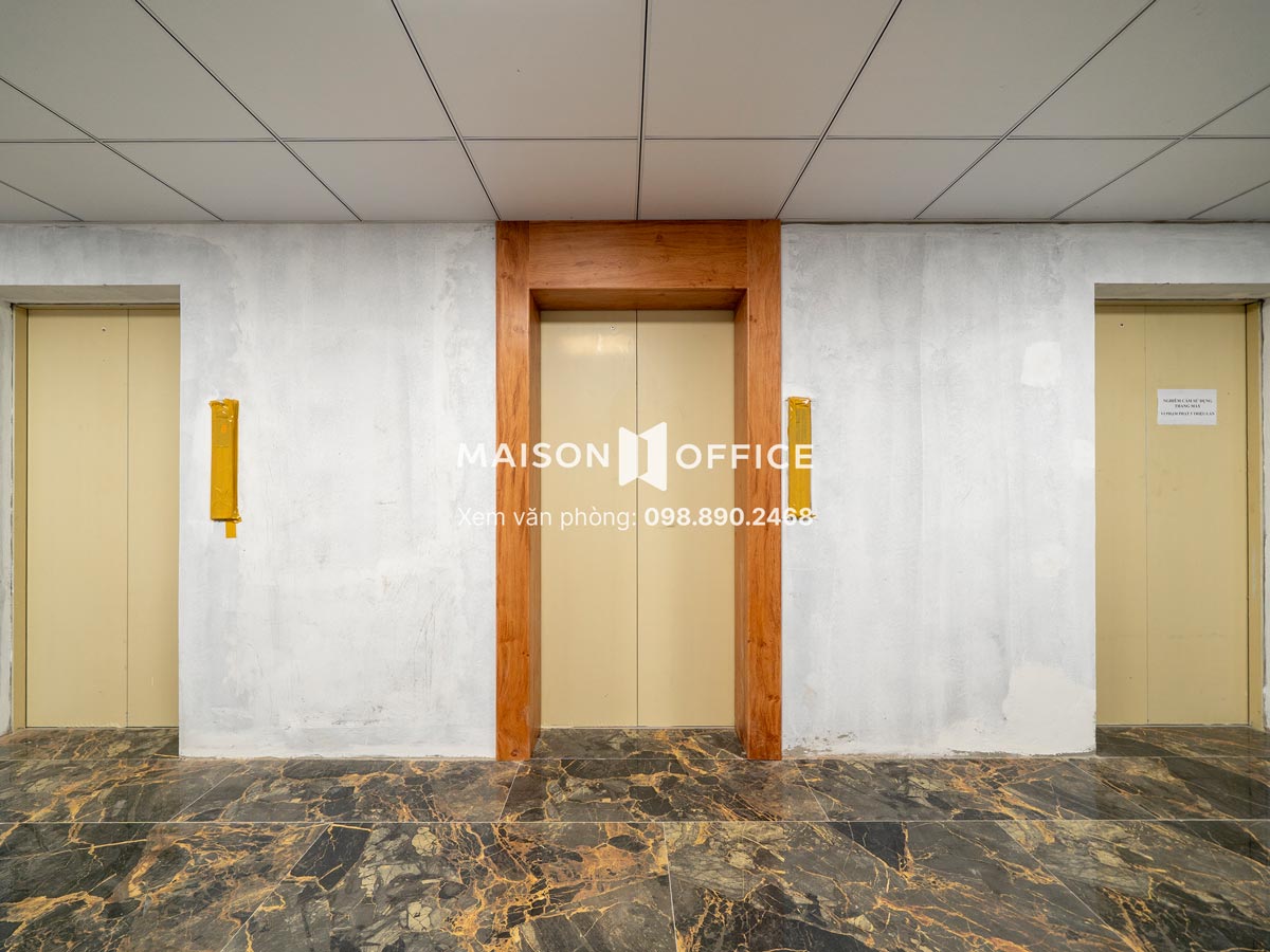 thang-may-9-nguyen-hong