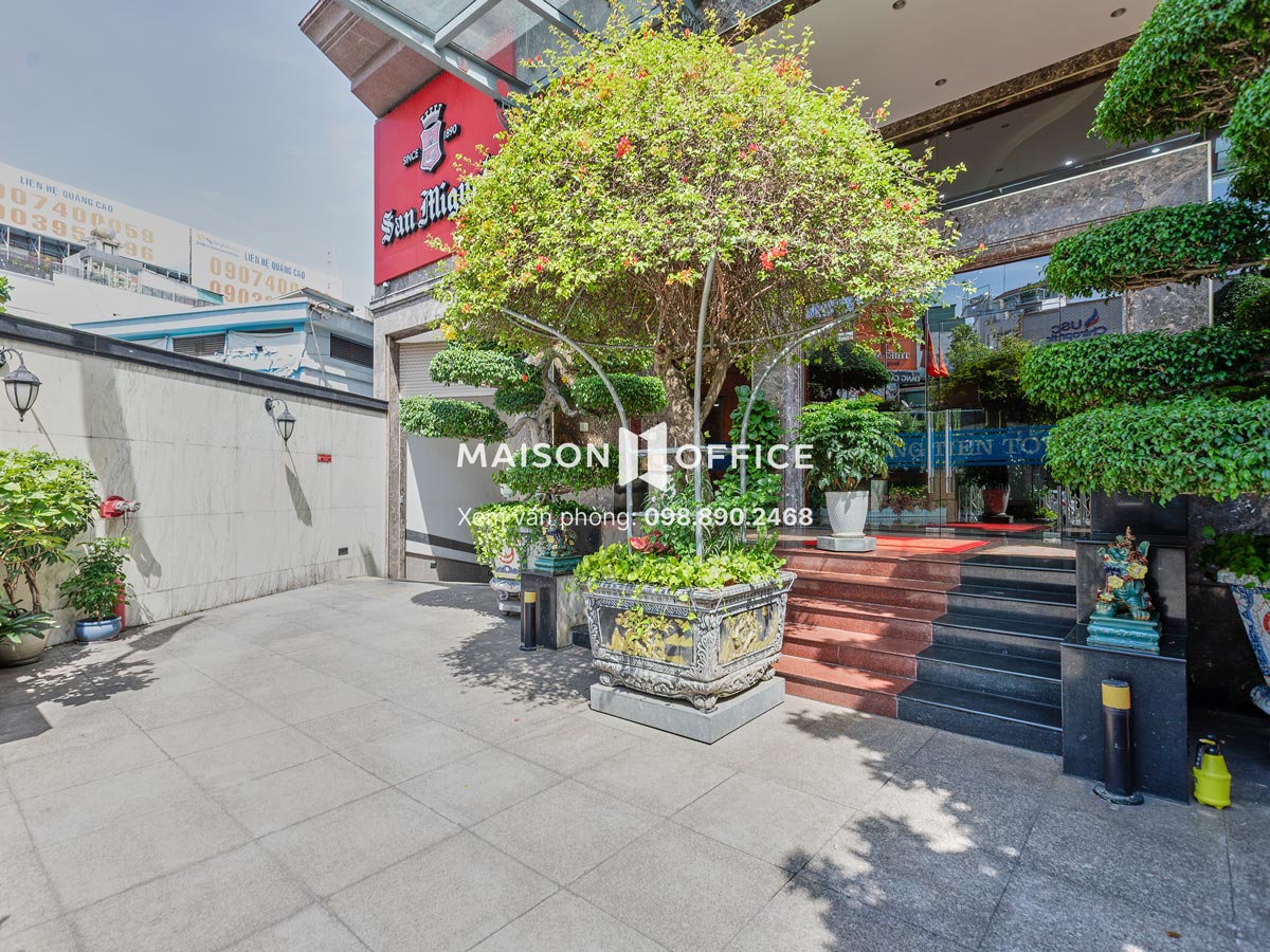 cua-toa-nha-nam-song-tien-tower