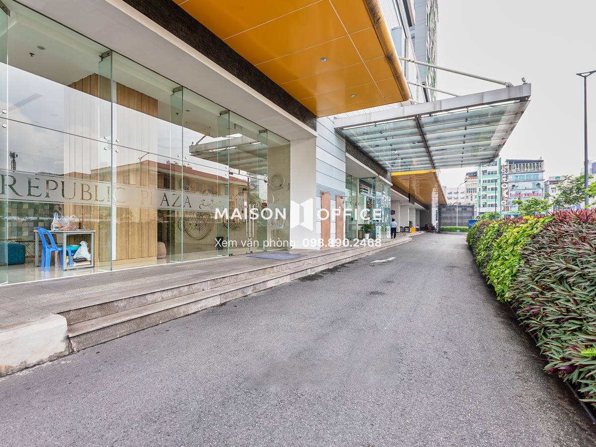 loi-ra-vao-republic-plaza