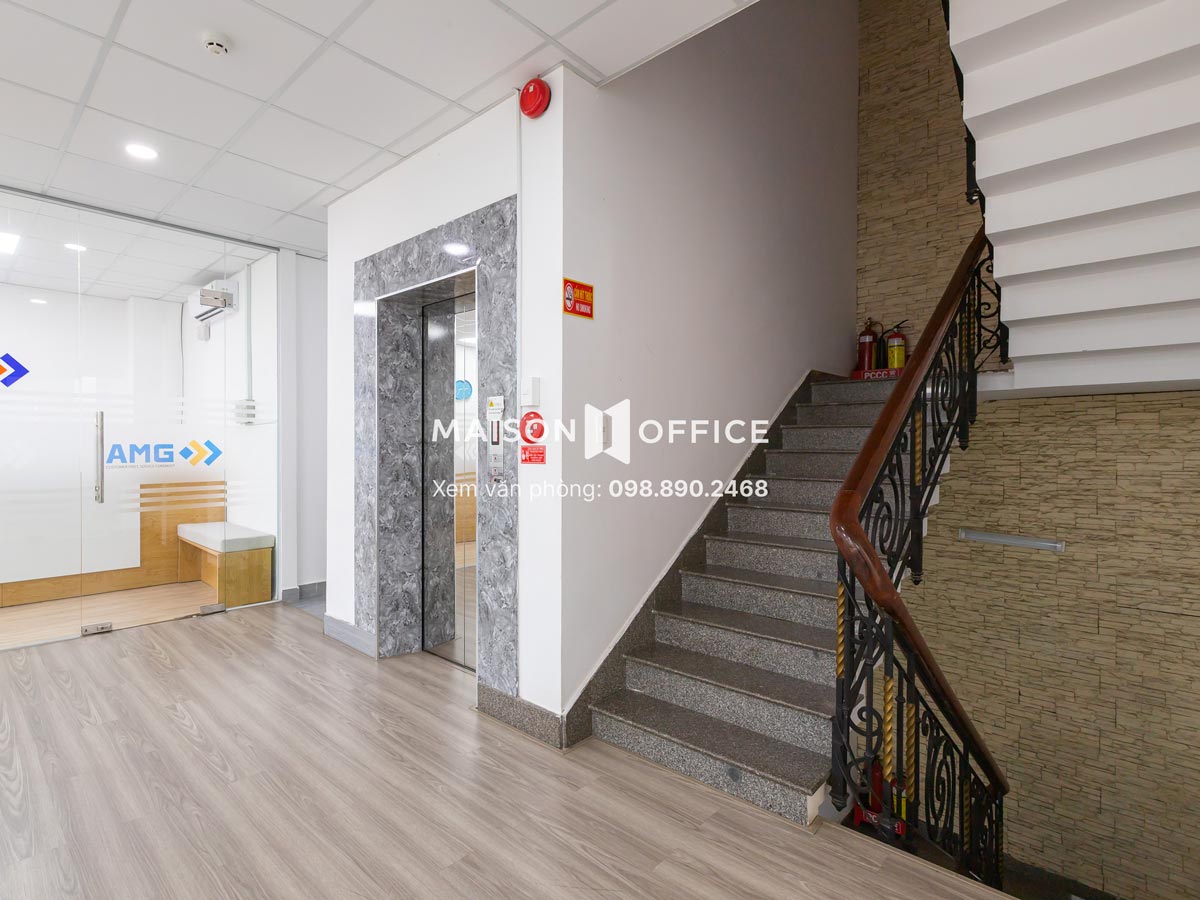 thang-may-ab-office-hoang-viet