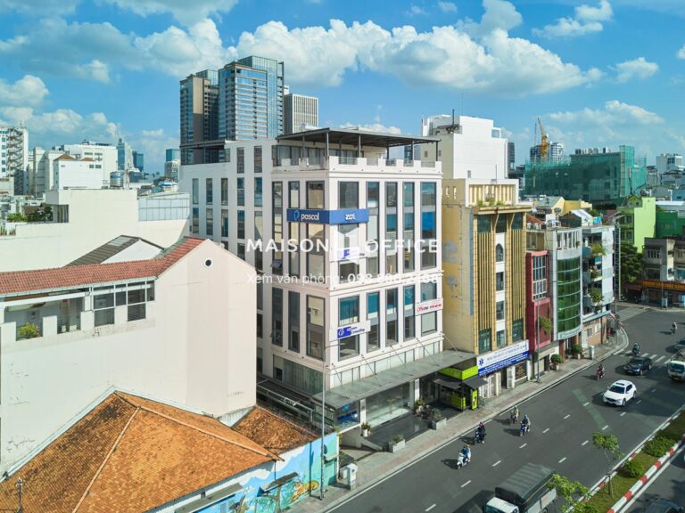 Queen Building