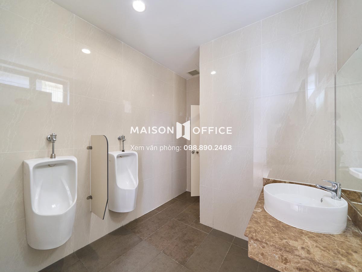 wc-golden-king-building