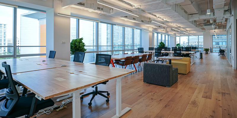 Open offices make it easy for employees to move and change workstations according to their needs and workload