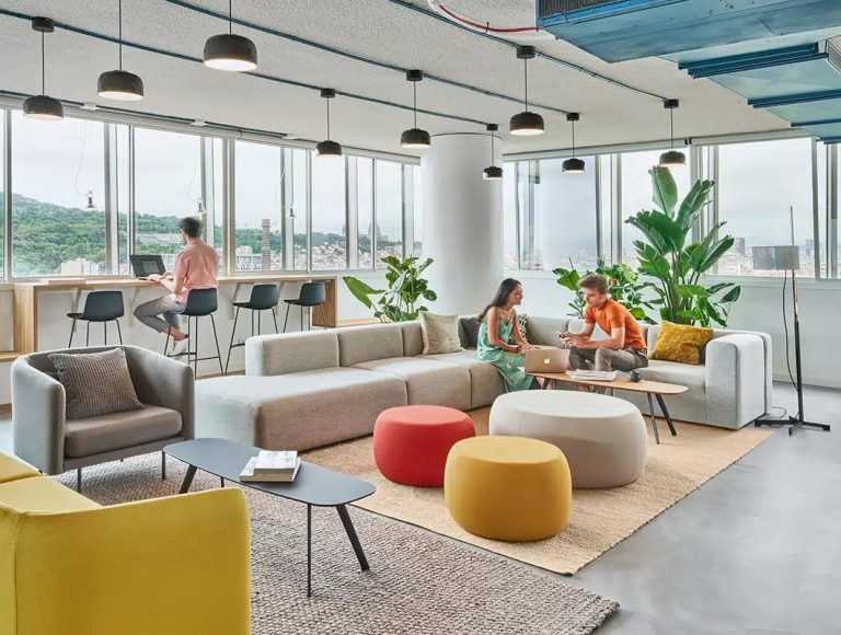 What is Coworking Space? The advantages & disadvantages