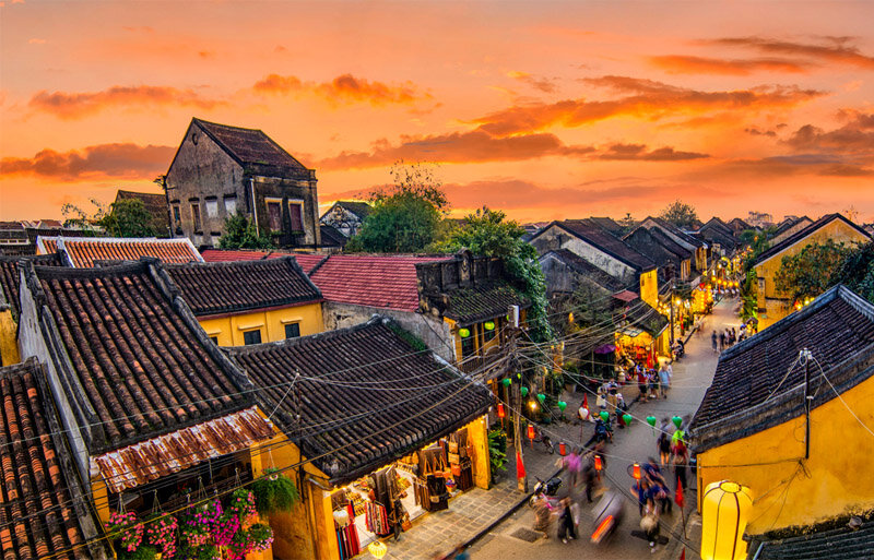 Hoi An ancient town possesses unique ancient architecture