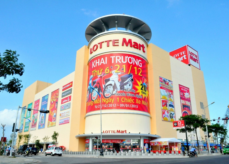 Lotte Mart Da Nang has a large scale of up to 24,000 square meters