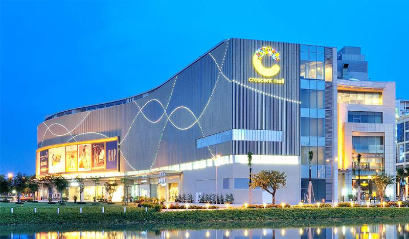 Crescent Mall is located in Phu My Hung urban area, District 7