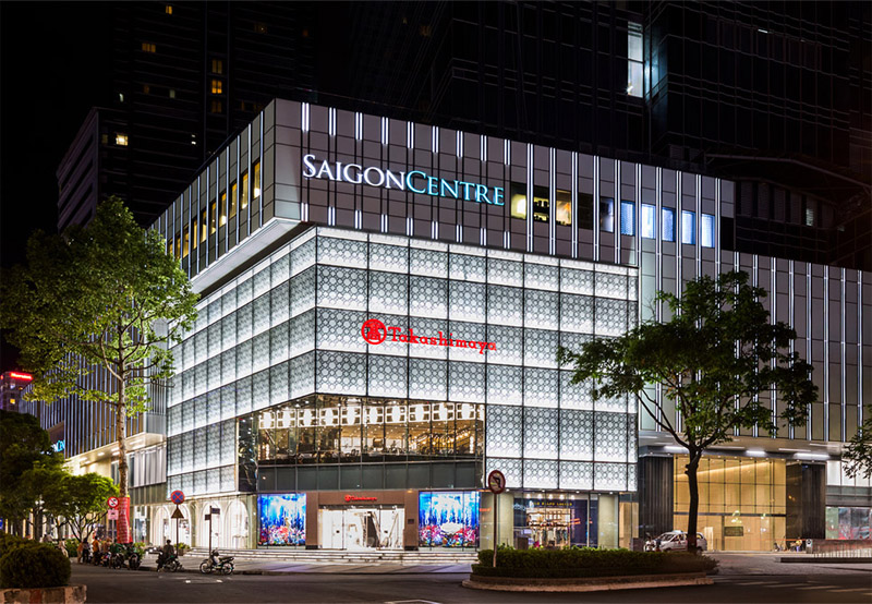 Saigon Center (Takashimaya) is the largest shopping center in District 1