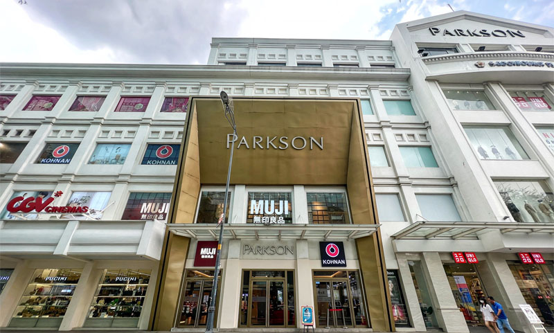 Parkson Saigon Tourist Plaza concentrates many leading fashion brands