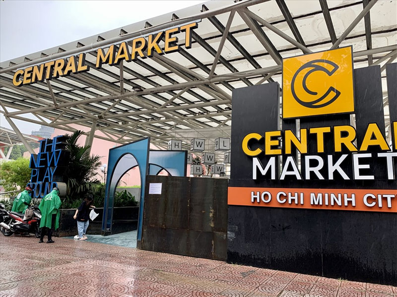 Central Market is an underground shopping mall