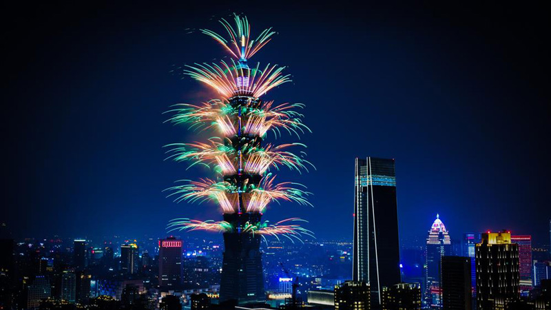 Not only does Taipei 101 Tower boast an impressive exterior, but it also possesses many superior technical advantages.