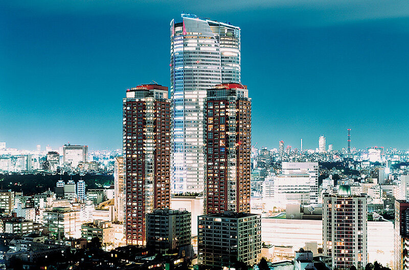 Roppongi Hills Mori Tower is super impressive with modern design