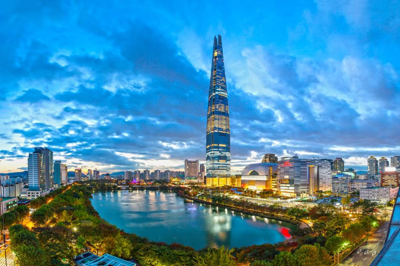 Lotte World Tower is one of Korea's typical economic symbols