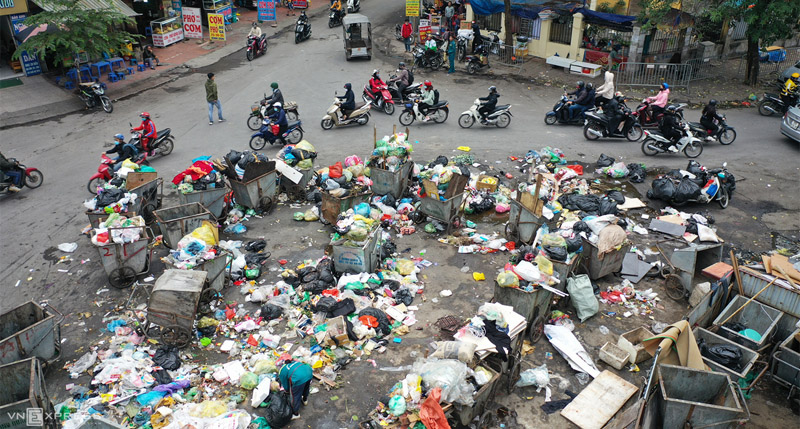 Rapid population growth poses many challenges for Hanoi