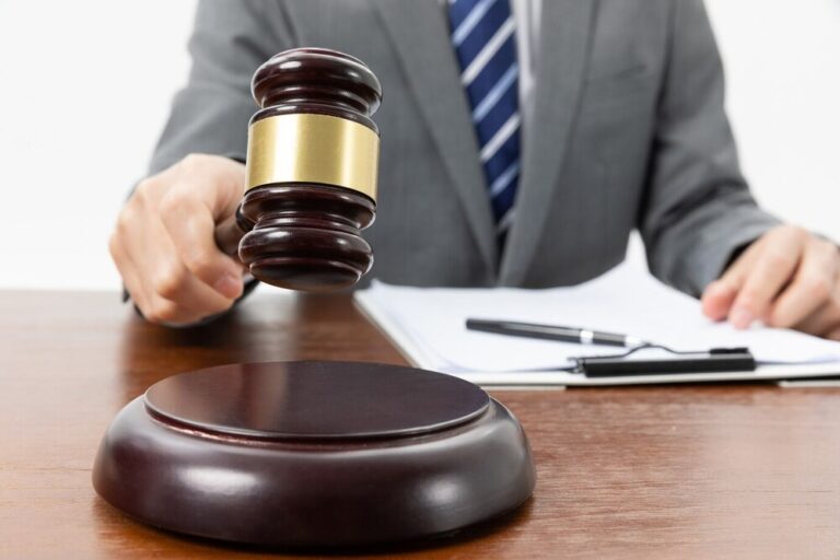 Vietnam labor law for foreigners: Work permits & Contracts