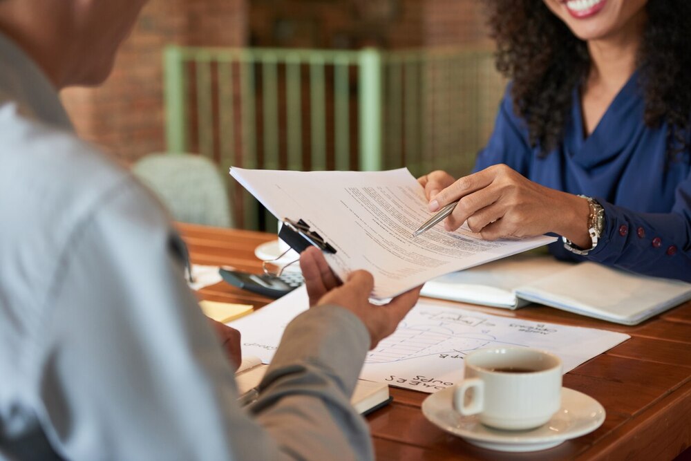 Once a work permit is issued, employers in Vietnam must enter into a written employment contract