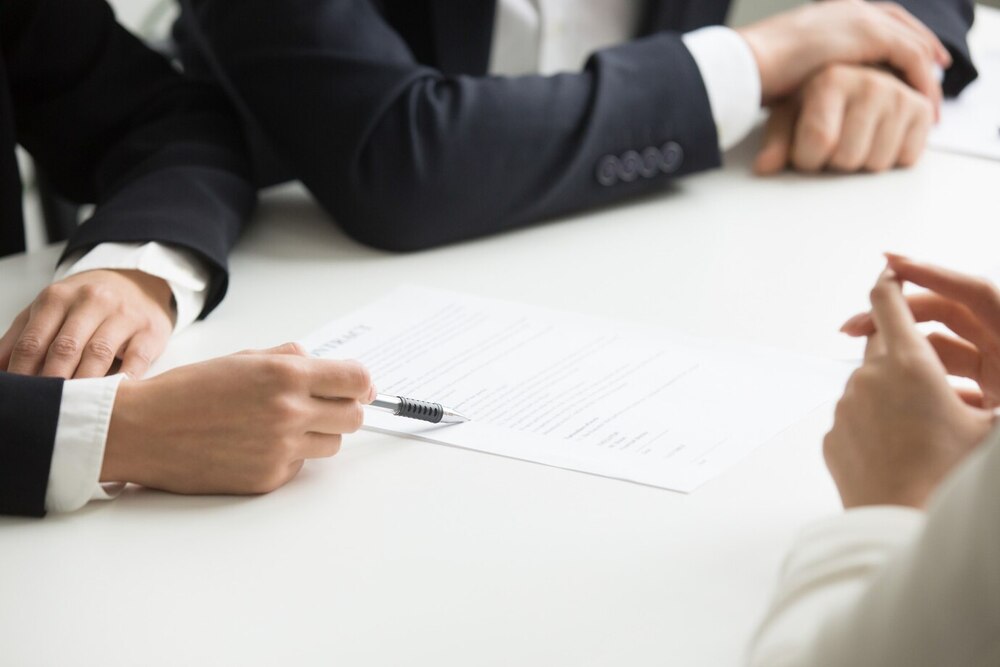 The termination of an employment contract with a foreign worker in Vietnam must strictly follow the provisions of the Labor Code 2019