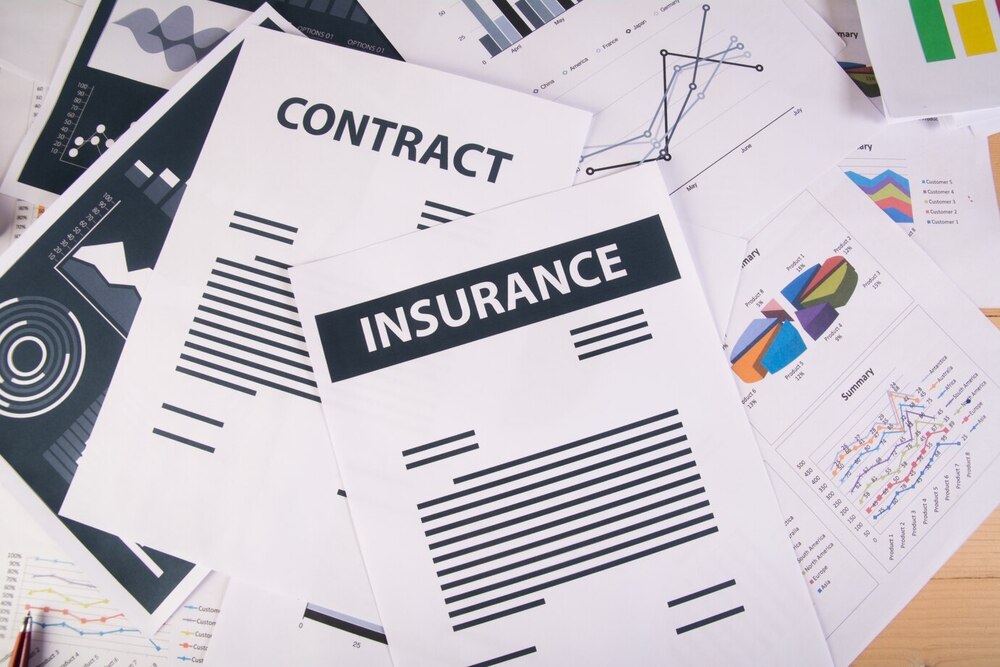 Foreign workers working in Vietnam under labor contracts with a term of 1 year or more must participate in compulsory insurance