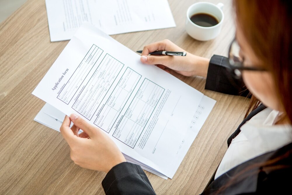 The work permit must be obtained before the foreign employee starts working