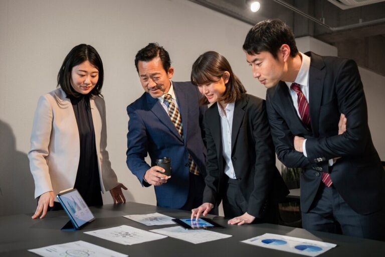 Business Culture in Vietnam: Guide for Foreigners (2025)