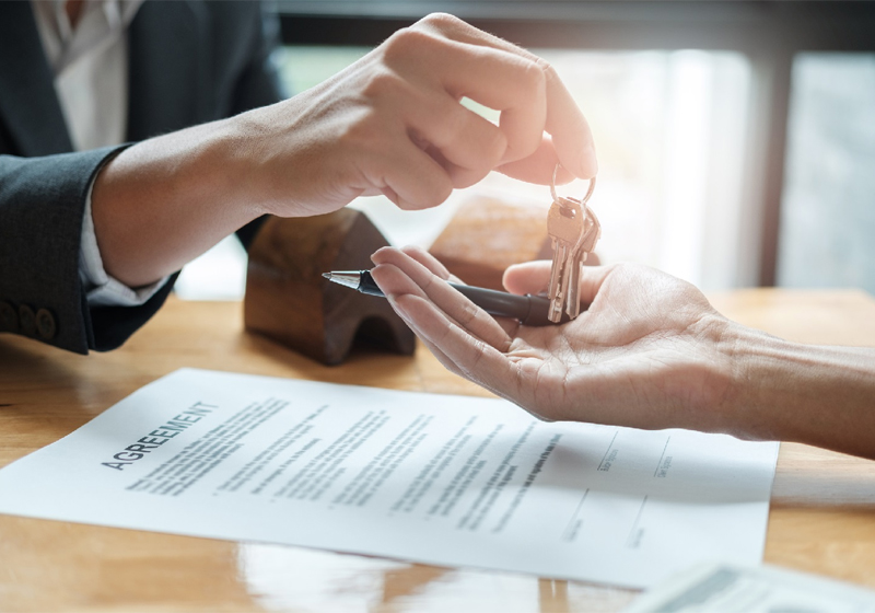 The lease agreement should clearly define the responsibilities of both parties