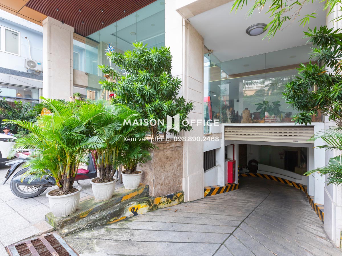 thai-hoa-building- phu-nhuan-district-4