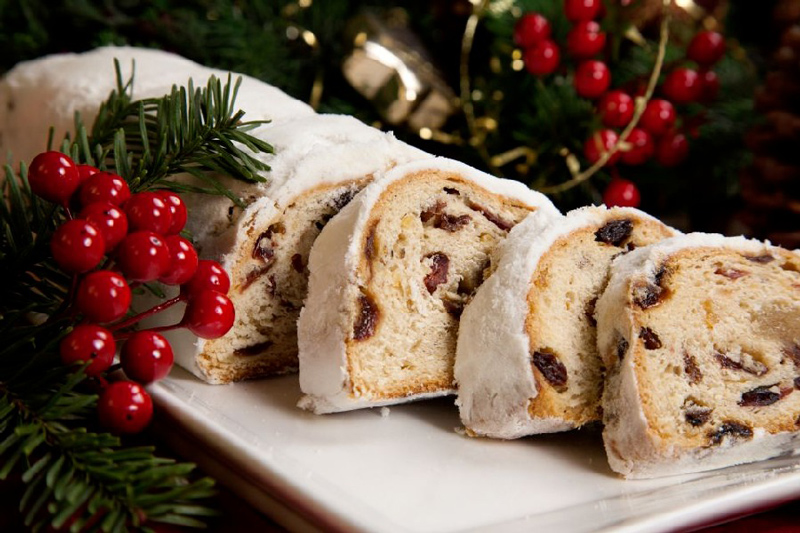 Bánh stollen là món ăn truyền thống mỗi khi đến giáng sinh 