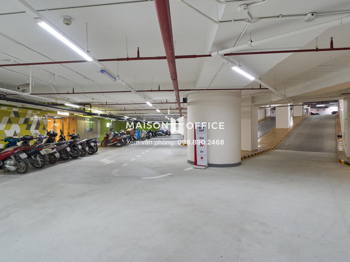 ham-gui-xe-lotte-center-hanoi-1