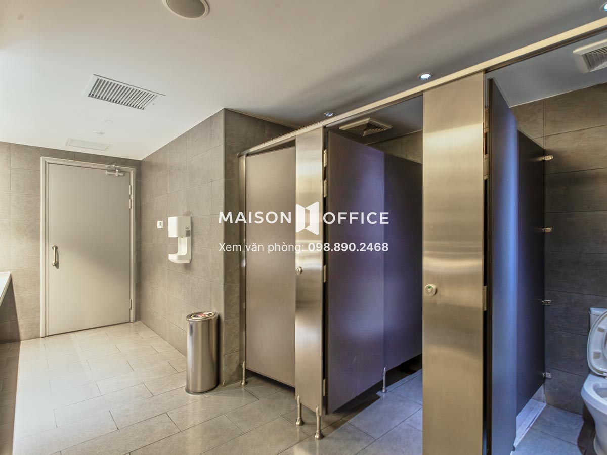 nha-ve-sinh-etown-5-building