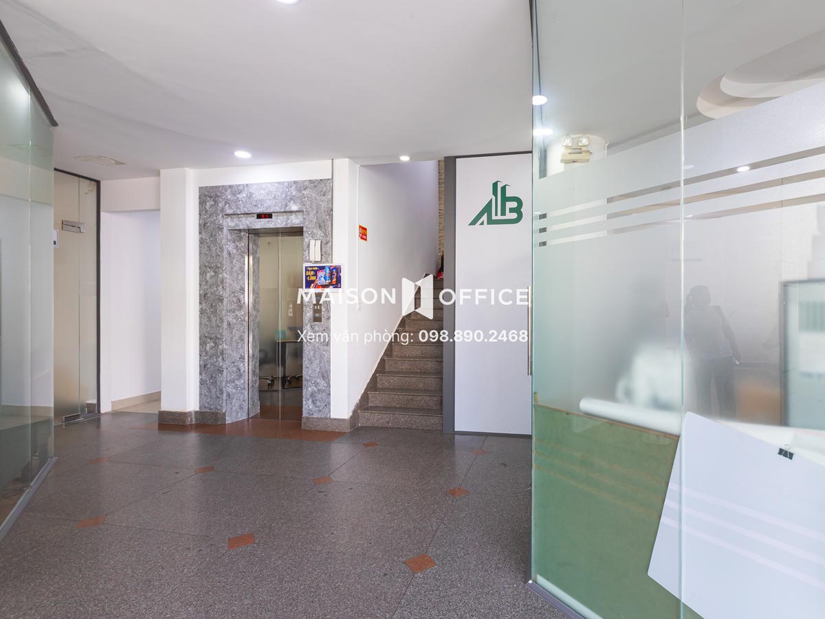 tang-tret-ab-office-hoang-viet