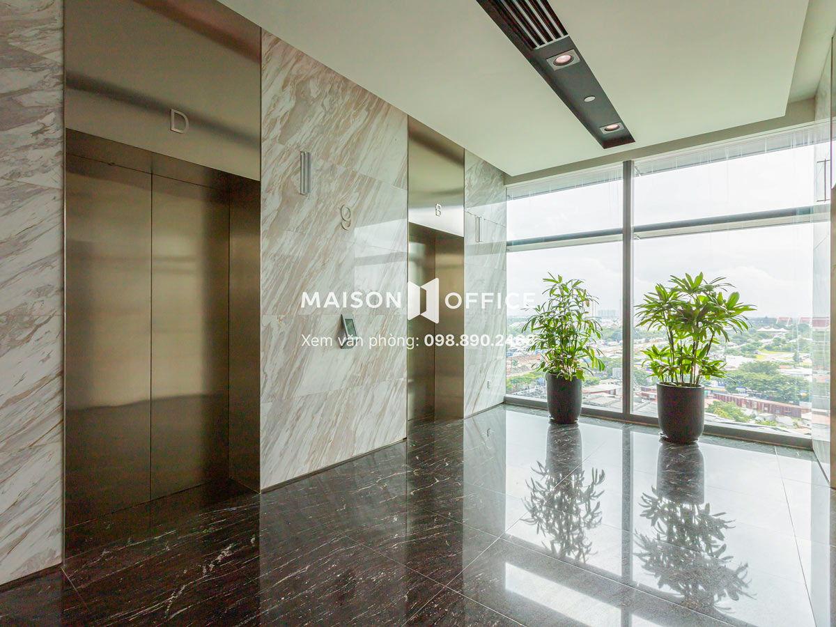 thang-may-mapletree-business-centre