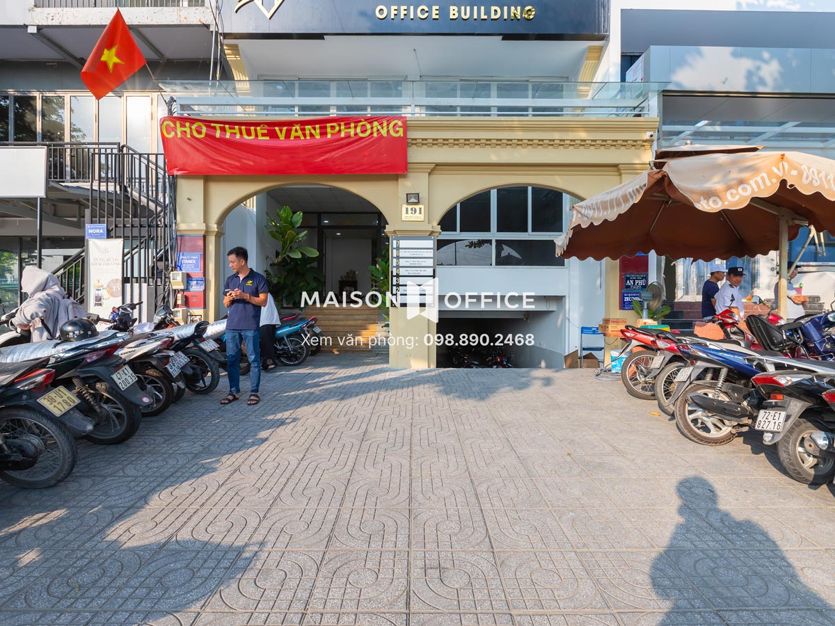 cua-toa-nha-diamond-house-office