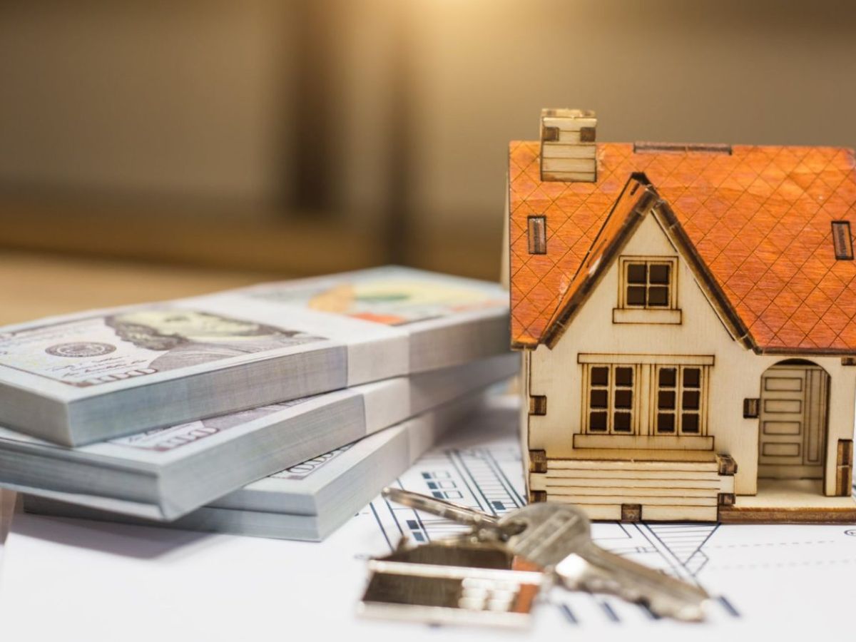 Đầu tư bất động sản là hoạt động sử dụng vốn nhằm tạo ra lợi nhuận