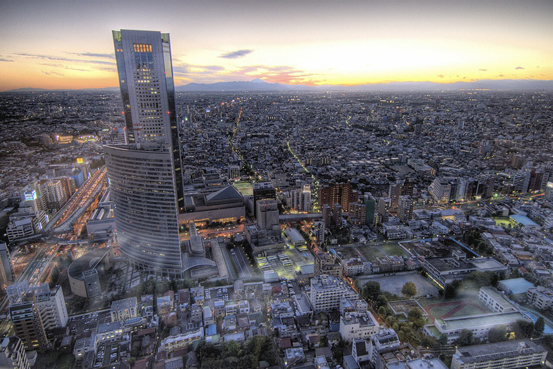 Tòa tháp Tokyo Opera City Tower tại Shinjuku 