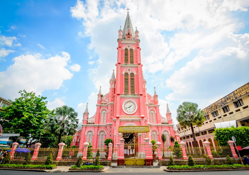 Nhà thờ Tân Định là điểm đến nổi bật tại quận 3