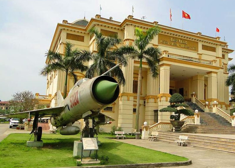 Bảo tàng Phòng Không Không Quân là nơi trưng bày nhiều hiện vật lịch sử
