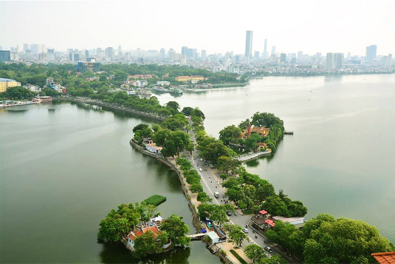 Quận Tây Hồ được xác định là trung tâm du lịch, dịch vụ, văn hóa của Hà Nội