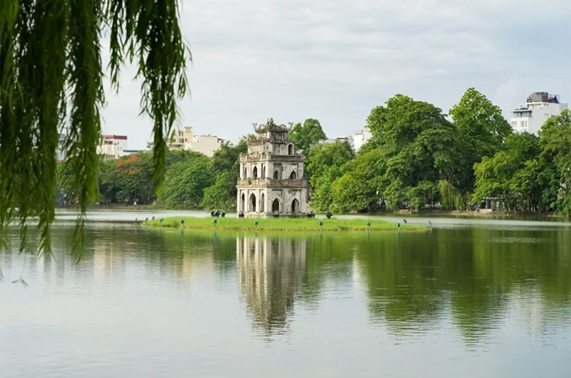 Hồ Hoàn Kiếm là địa danh lịch sử, văn hóa quan trọng của Hà Nội