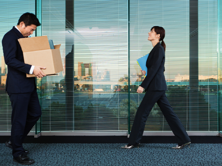 LayOff là gì? Cách đối mặt và vượt qua làn sóng Lay Off