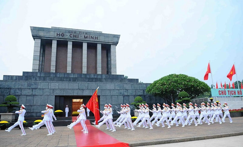 Lăng Chủ tịch Hồ Chí Minh nằm tại Quảng trường Ba Đình Hà Nội