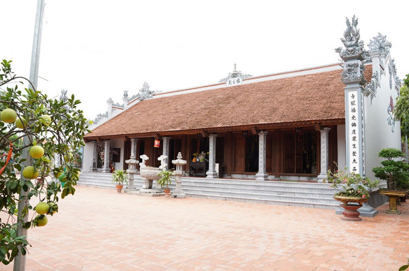 Chùa Đình Quán là điểm du lịch tâm linh thu hút rất nhiều du khách