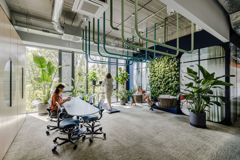 Văn phòng mở với không gian xanh mát