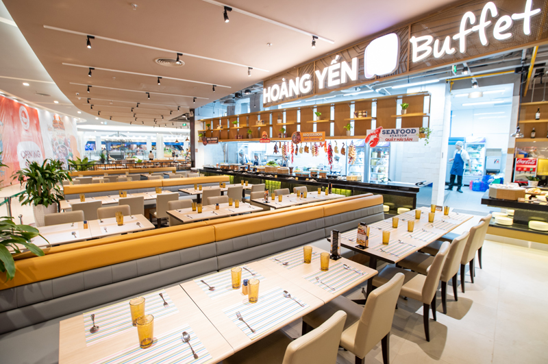 Buffet Hoàng Yến là một trong những chỗ ăn uống tại Vạn Hạnh Mall