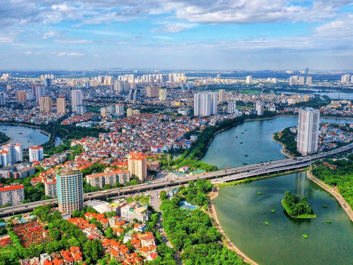 Doanh nghiệp bất động sản làm việc