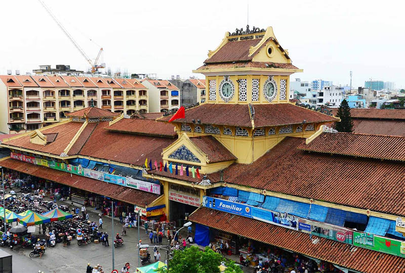 Chợ Bình Tây là một trong những ngôi chợ lớn nhất Sài Gòn 