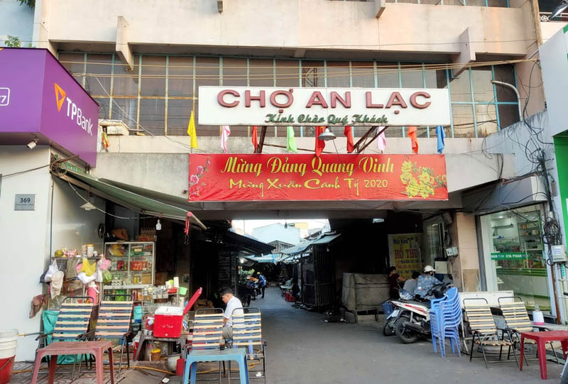 Chợ An Lạc là một trong những ngôi chợ lâu đời tại TP.HCM