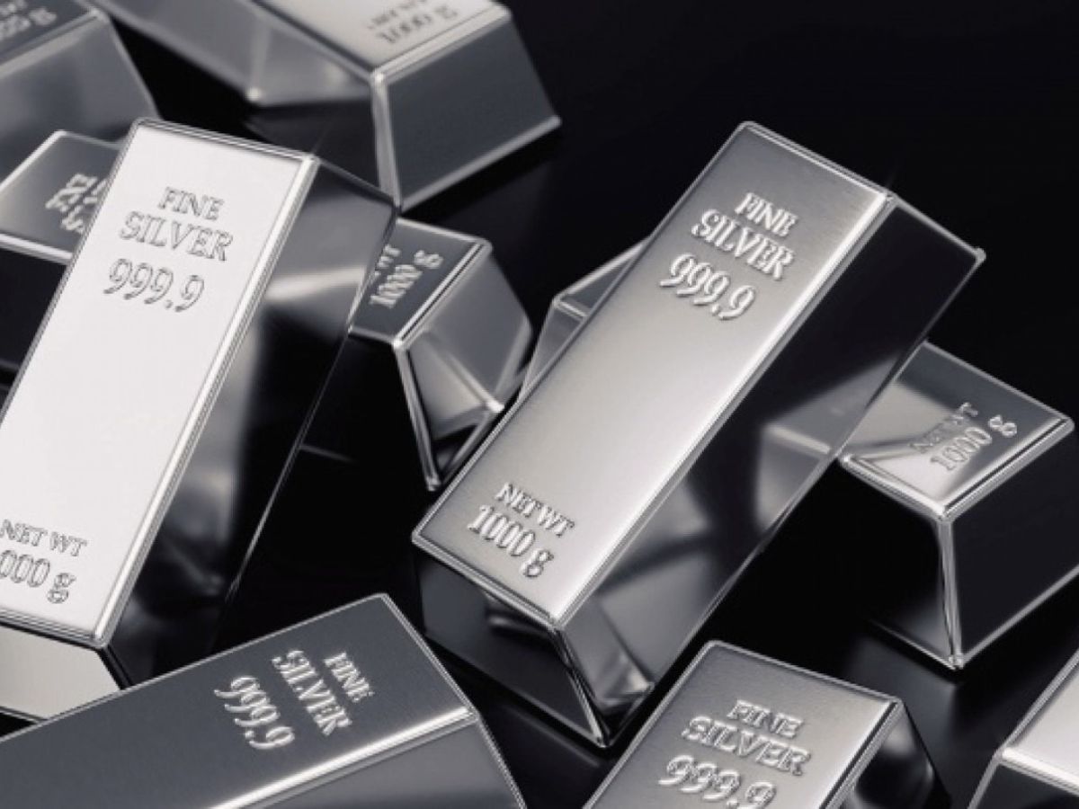 Sắc bạc có tính Kim mạnh, không phù hợp với người mệnh Mộc