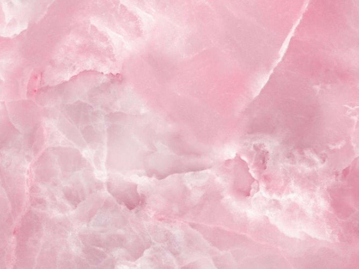 Hồng có tính Hỏa mạnh, làm yếu đặc tính mềm dẻo của mệnh Thủy 